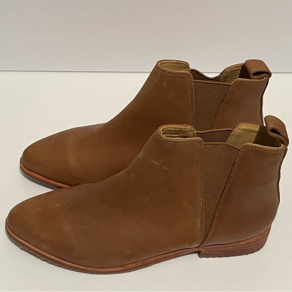 Nisolo Tan Leather Chelsea Ankle Boots - Picture 3 of 16